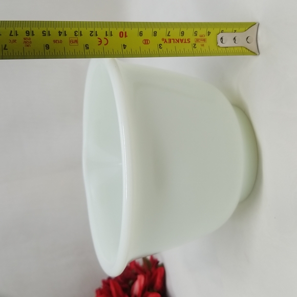 Hamilton Beach Milk Glass Mixing Bowl - Picture 6 of 13